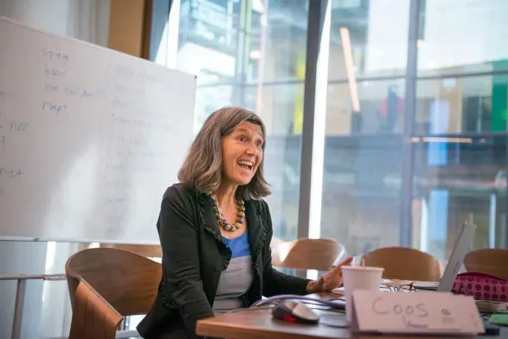 Taaladviseur Coos Leef en leer